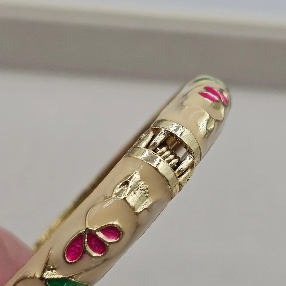 Enamel Floral Clamper Bracelet Cream Pink Gold Tone Hinged 7 Inch